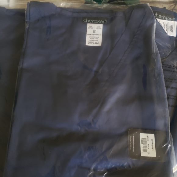 3 Scrub tops - Picture 1 of 4